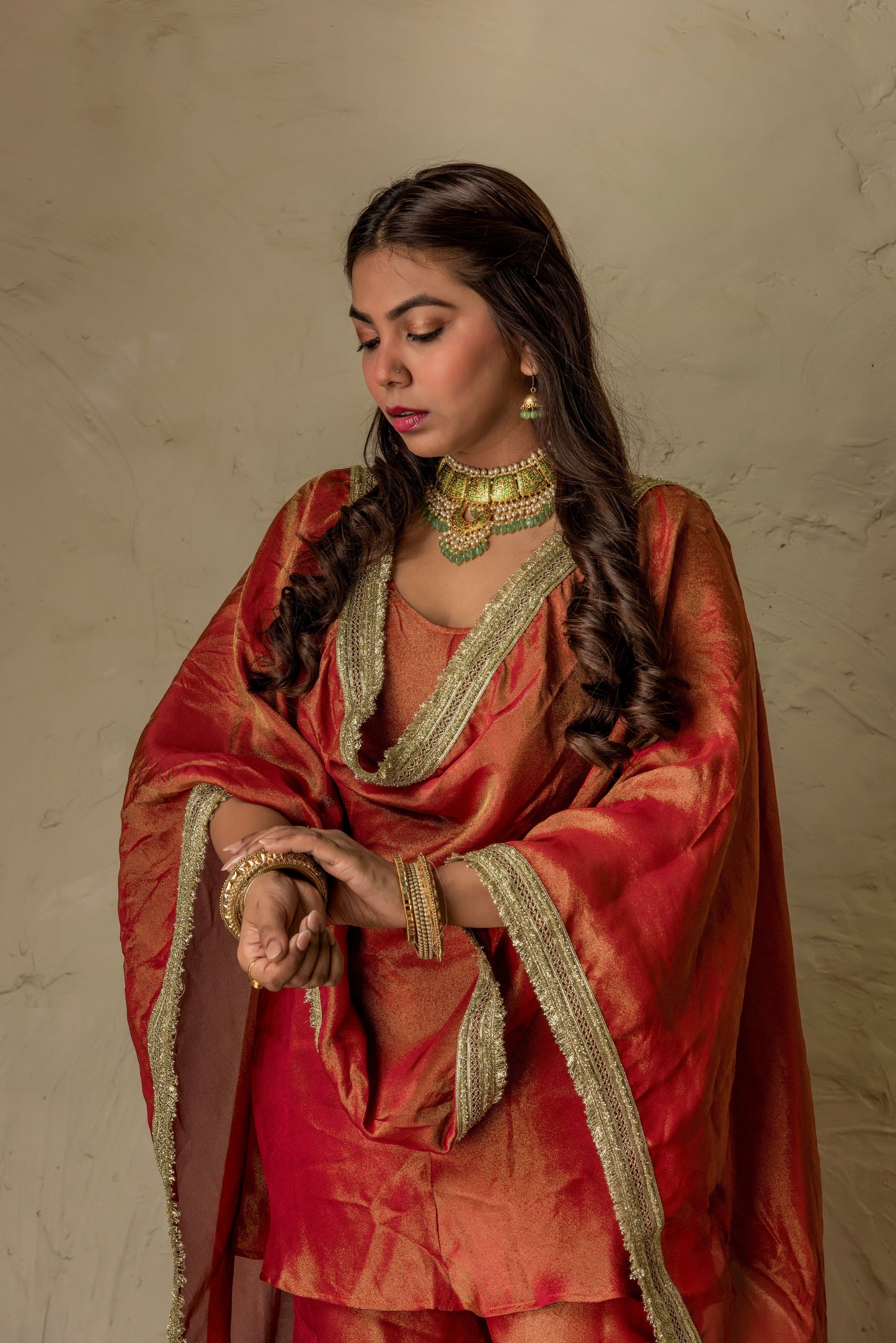 Laal Baagh Set