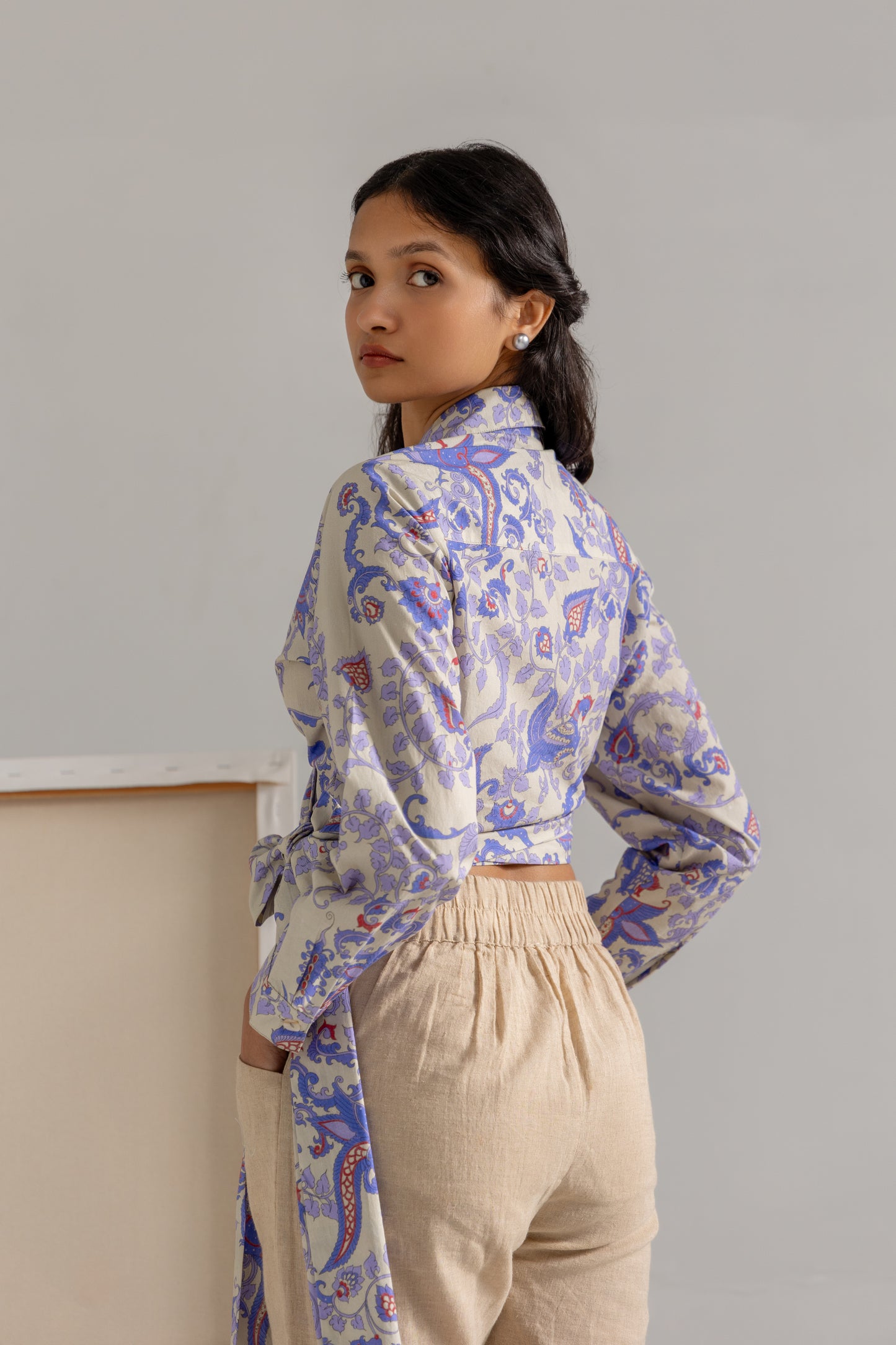 Floral jaal tie up shirt