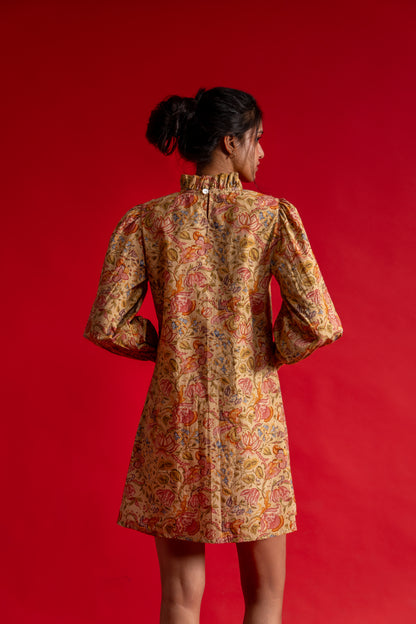 Kaari Short Dress with detailed collar