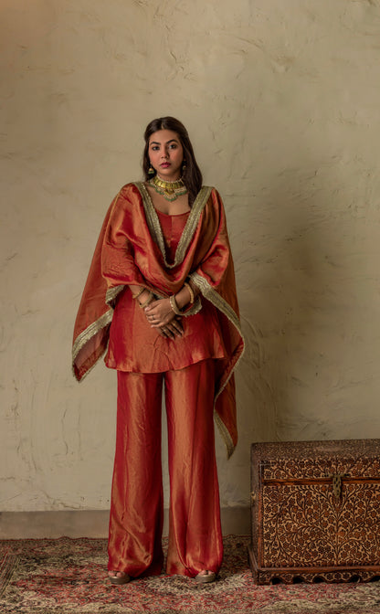 Laal Baagh Set
