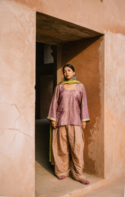 Gulabi Gond Panchi Set