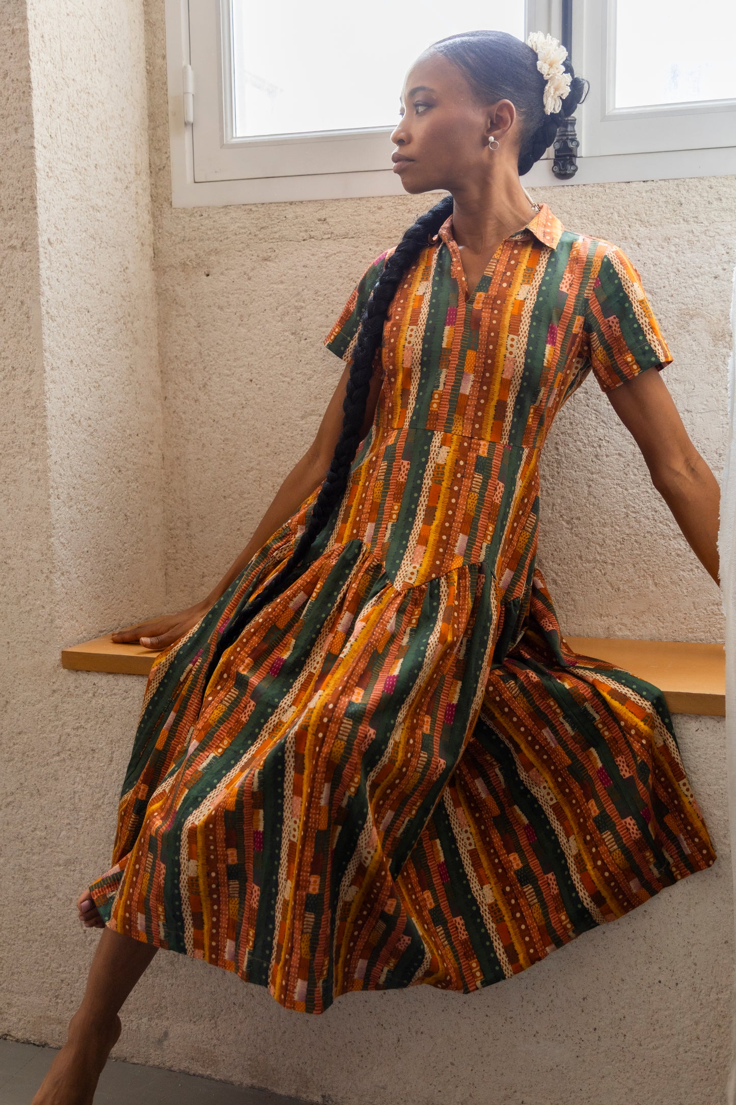 Gond abstract stripes Collar Dress