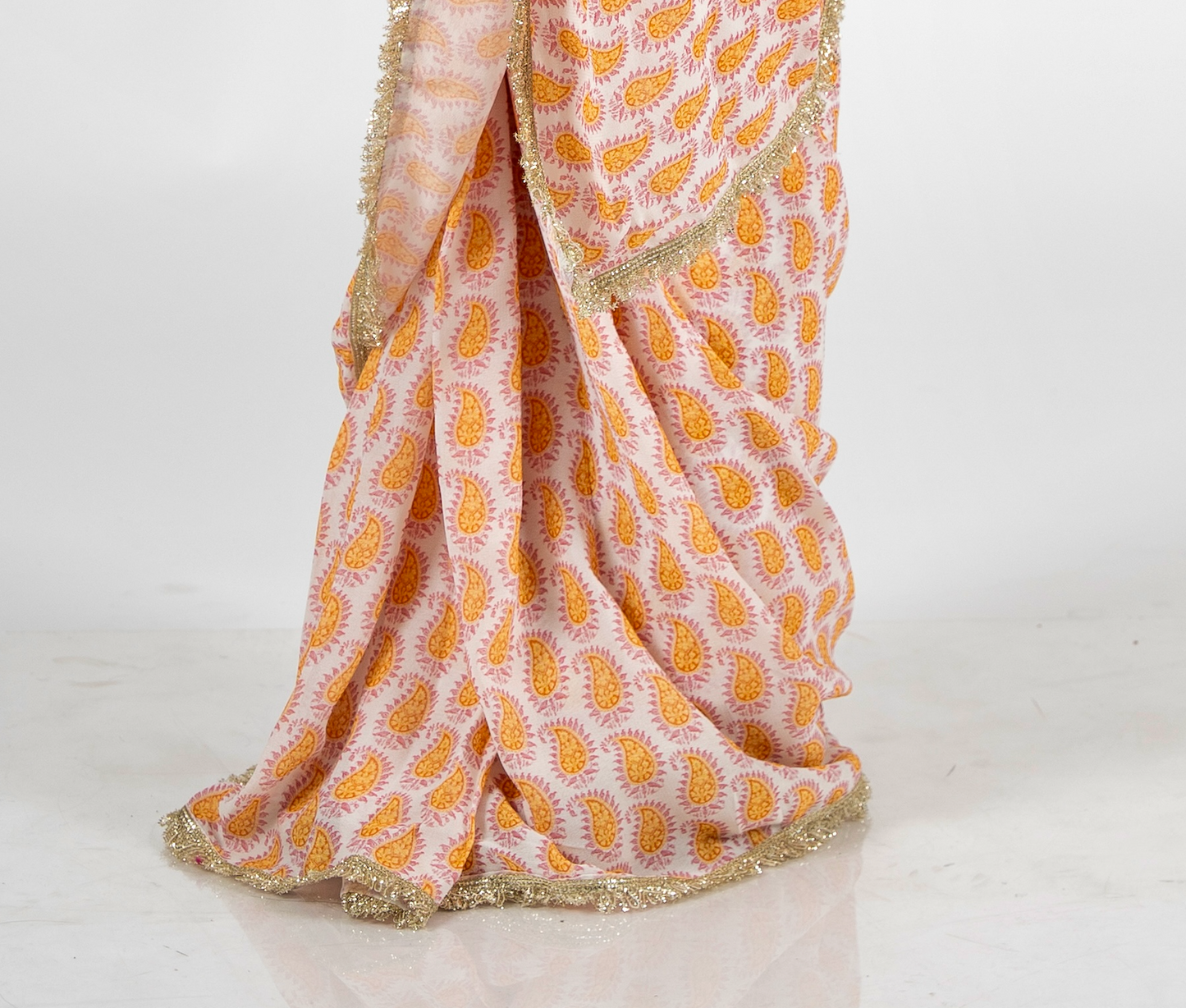 Roshanara Saree with Blouse piece